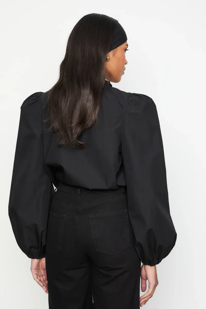 Infinity Blouse Black